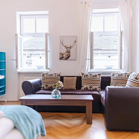 Amazing 2Br City Stay, Wiener Stadthalle Exterior foto